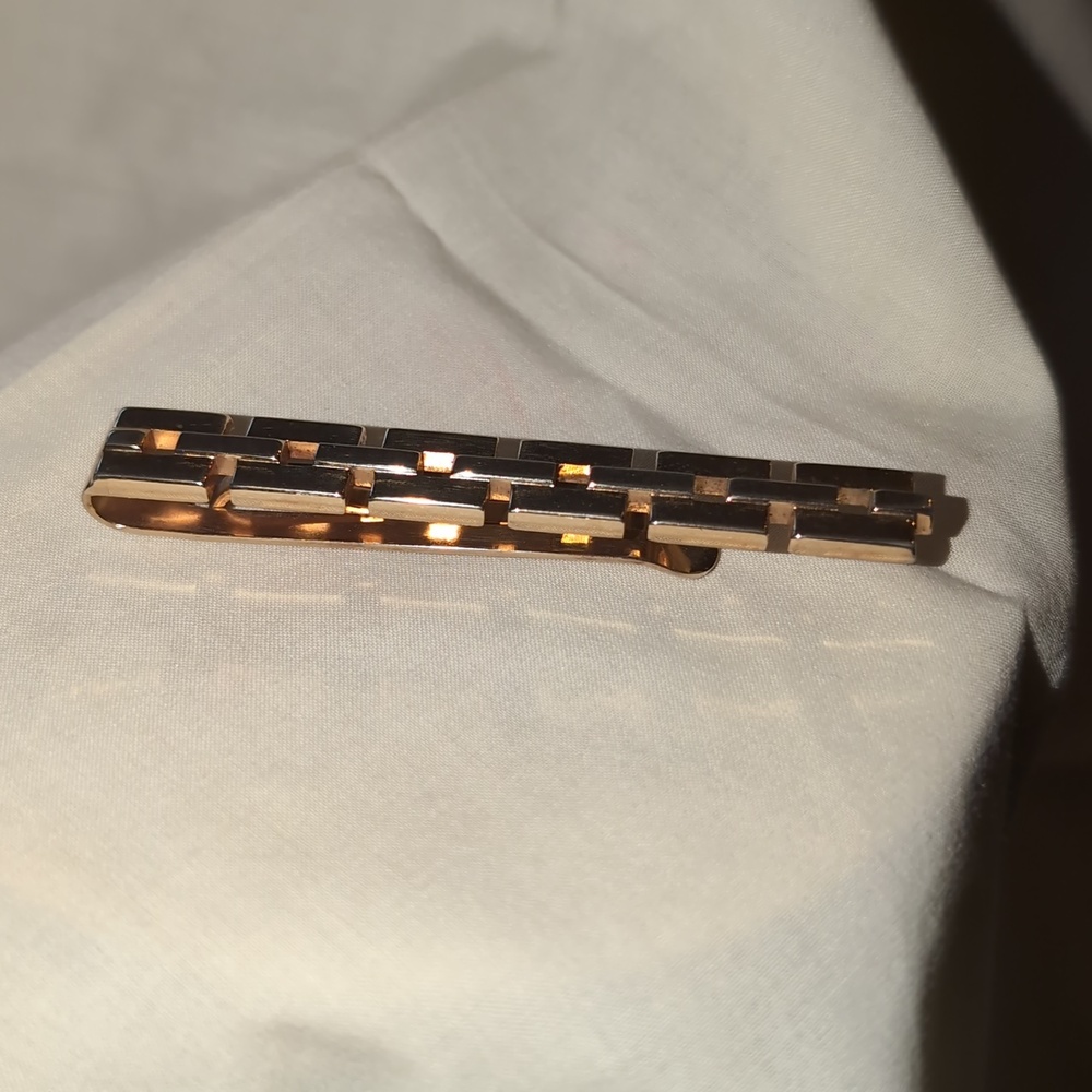 Linked Rectangle Tie Clip in Shiny Gold Tone